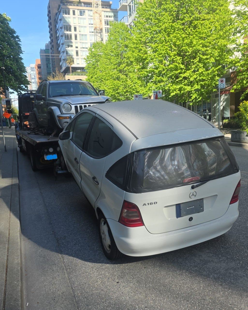 Our tow truck serving Vancouver scrap car sellers